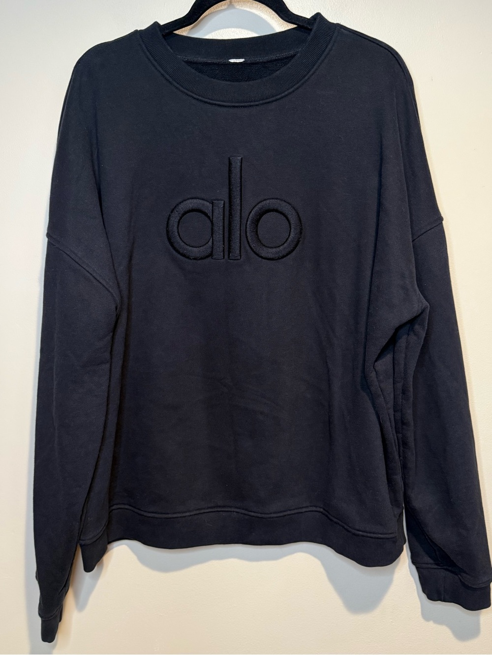Alo yoga renown emblem heavy weight sweatshirt